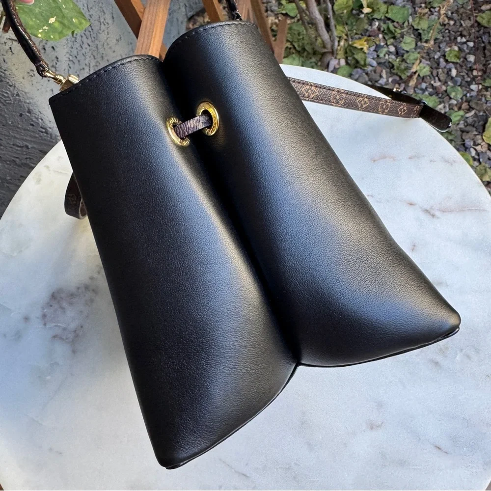 Louis Vuitton Bloom PM Bucket Bag